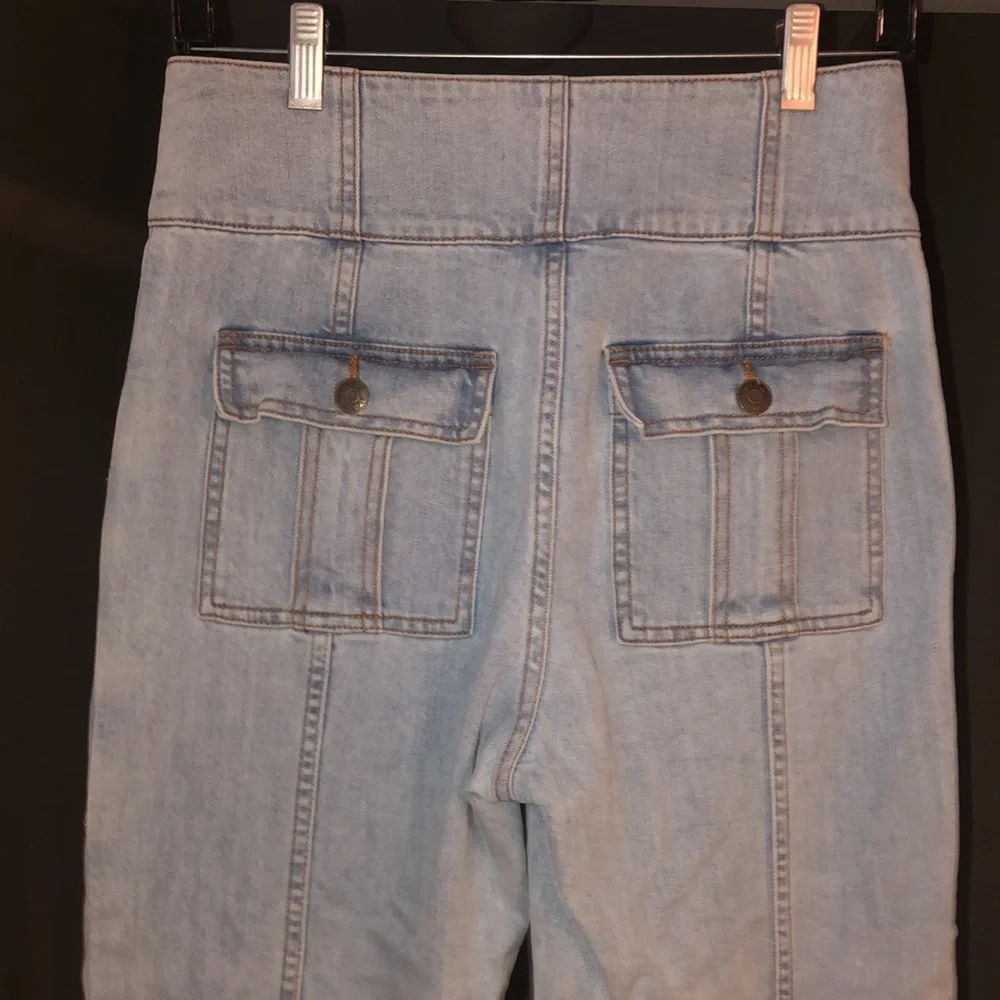 Ulla Johnson High-Rise Wide Leg Light Wash Ellis Jeans, Size 6. - Picture 9 of 15